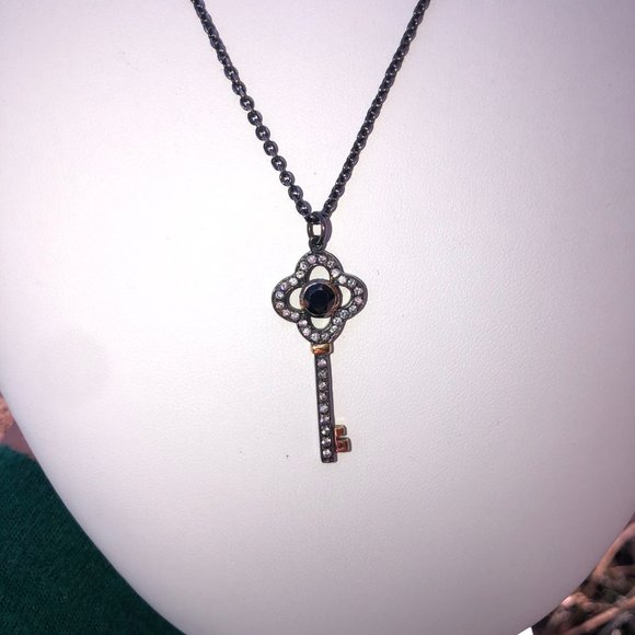 Stella & Dot Clover Key Necklace Hematite - Picture 7 of 7